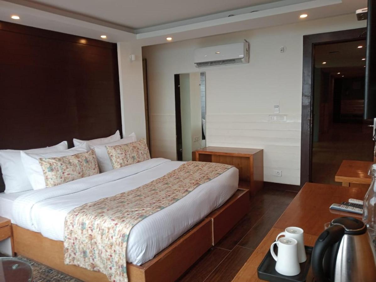 Yashshree Mussoorie Mall Road Экстерьер фото