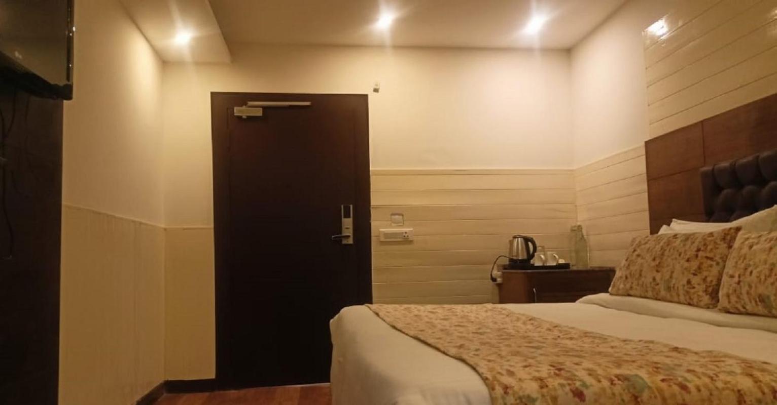 Yashshree Mussoorie Mall Road Экстерьер фото
